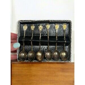 Vtg Around the World Shoppers Club Selection 6 PC Spoon Set w original Box Italy